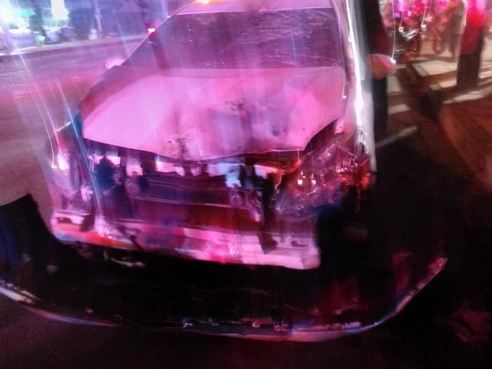 รถเก๋งชนรถซาเล้ง