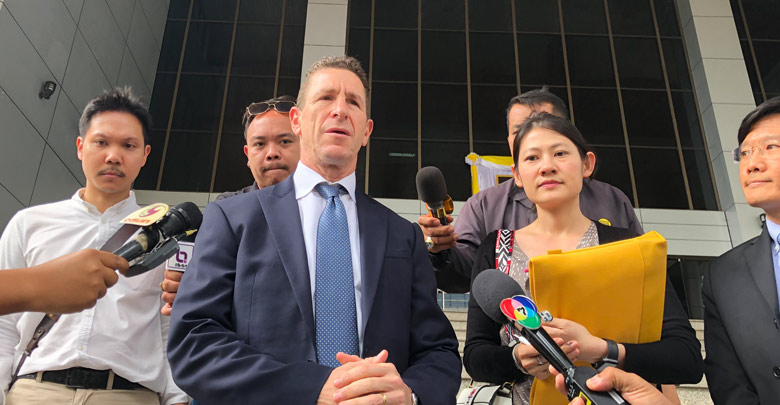 ฟ้อง บริษัท ฟิลลิป มอร์ริส