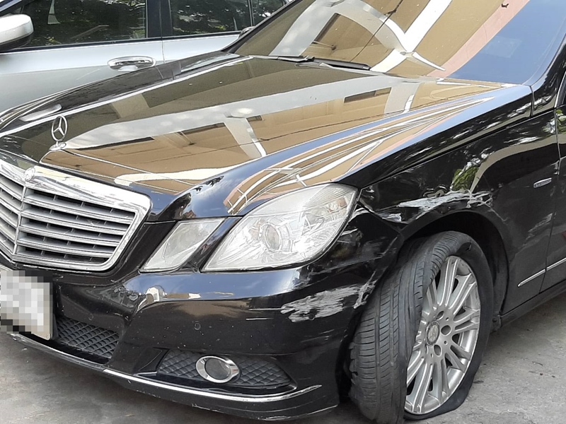 ตำรวจกร่างยิงปืนขึ้นฟ้า