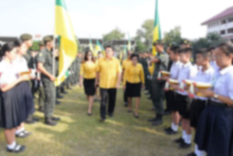 ดราม่าหมอบกราบผอ.โรงเรียน