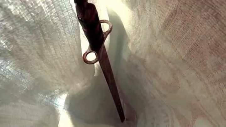 หนุ่มเมายาคว้าดาบฟันเพื่อนดับ