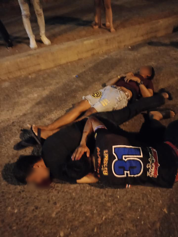 วัยรุ่นตีกัน