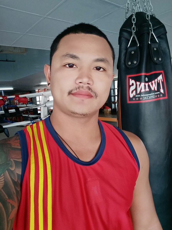 วัยรุ่นตีกัน