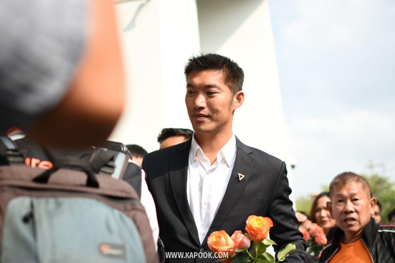 ธนาธร จึงรุ่งเรืองกิจ