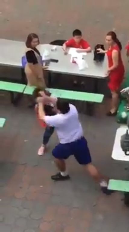 อาม่าตบเด็ก