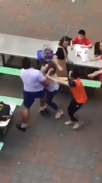 อาม่าตบเด็ก