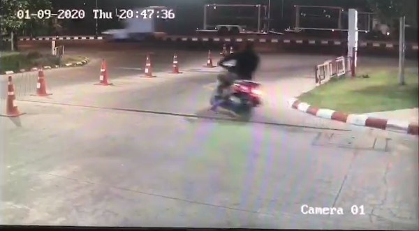 นาทีโจรโหด ตามยิง รปภ. 