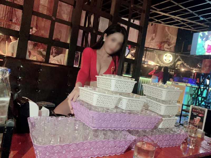 พีอาร์สาวคอแข็งมาก