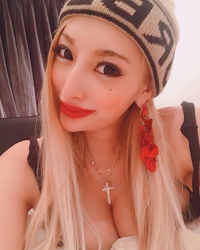 นางแบบญี่ปุ่น แต่งงานเพื่อเงิน