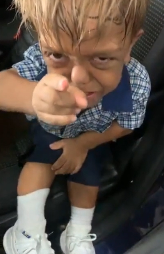 เด็กแคระร่ำไห้อยากตายหลังถูกรุมบุลลี่