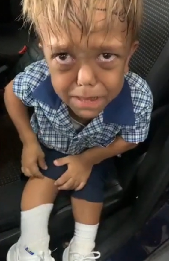 เด็กแคระร่ำไห้อยากตายหลังถูกรุมบุลลี่