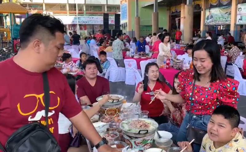 เลี้ยงหมูกระทะในงานแต่ง