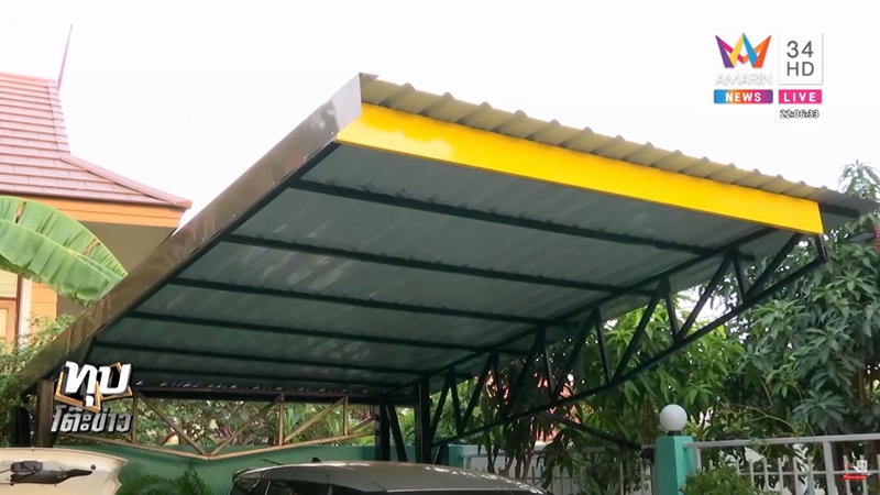 สร้างโรงรถกลางถนน