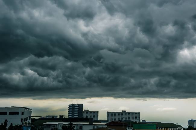 พายุไซโคลนอำพัน