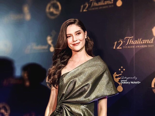 มารีญา พูลเลิศลาภ