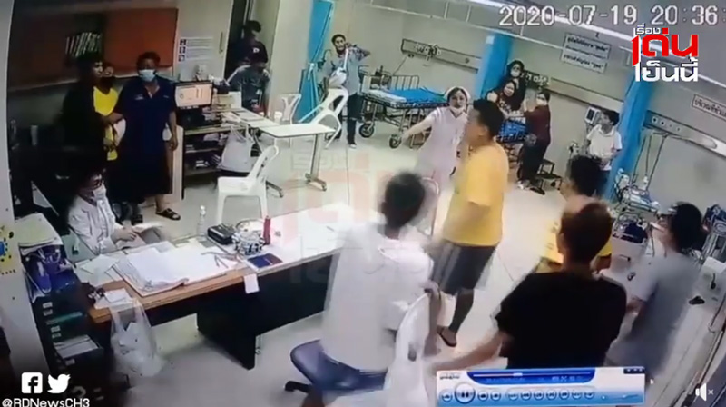 ข่าวแก๊งวัยรุ่นบุกทำร้ายหมอ