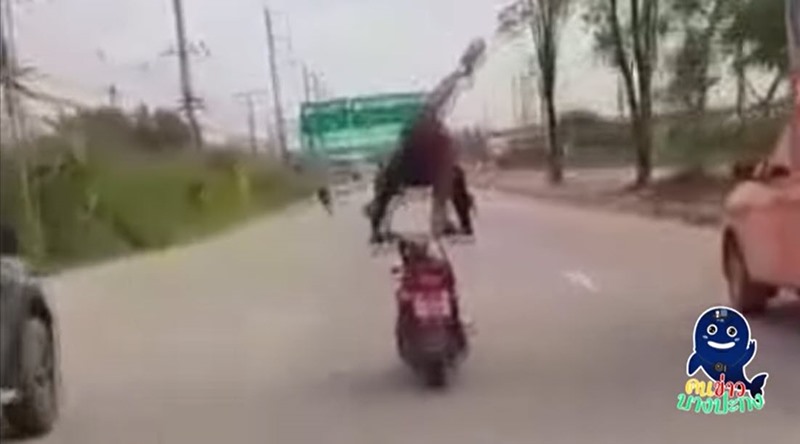 เด็กแว้นขี่รถหวาดเสียว