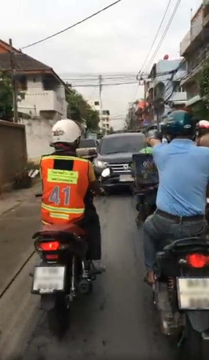 ซีอาร์วีชนแล้วหนี