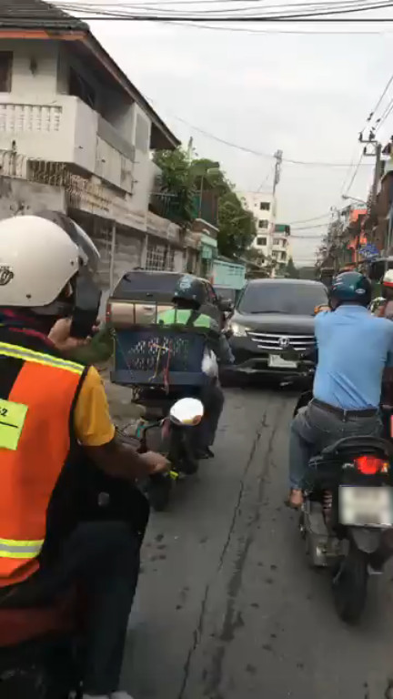 ซีอาร์วีชนแล้วหนี