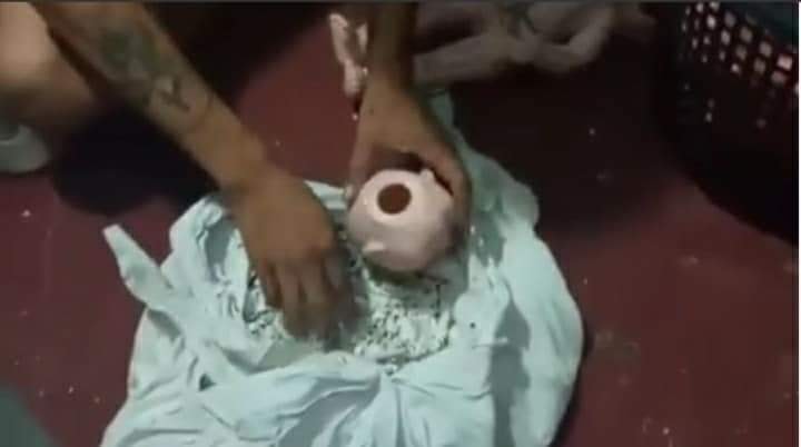 ตุ๊กตากุมารยัดกระดูกคน