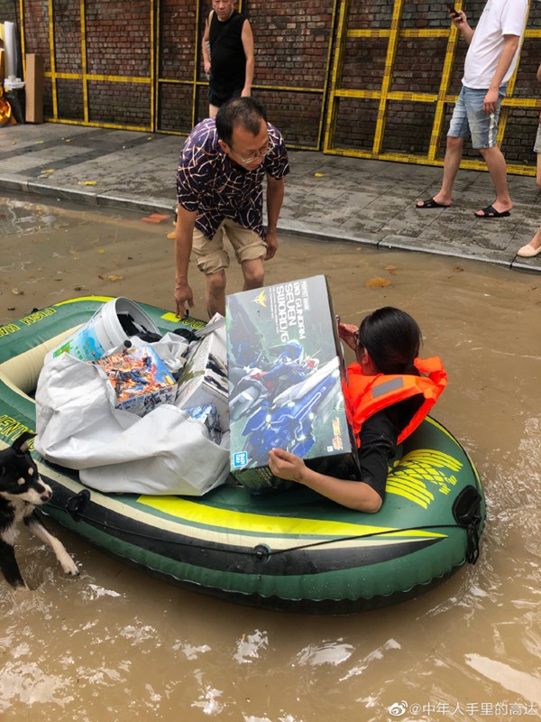 เสี่ยงตายเพื่อกันดั้มสามี