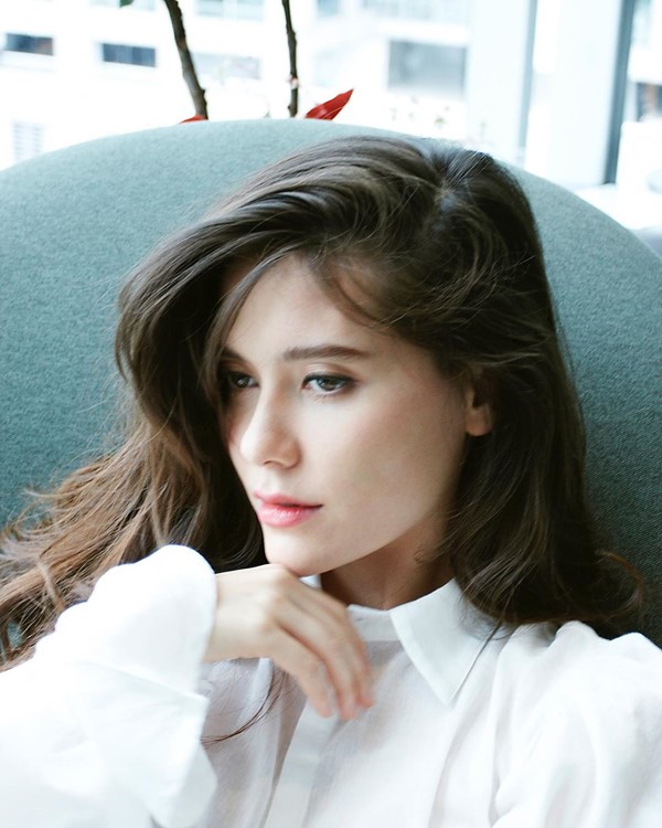 มารีญา พูลเลิศลาภ