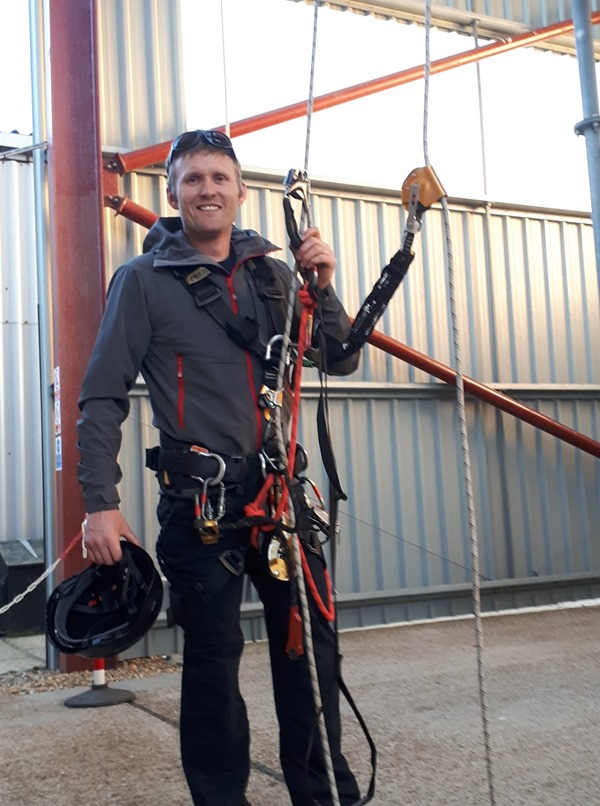 โชว์ท้าตาย