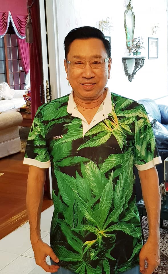 อาทิตย์ อุไรรัตน์