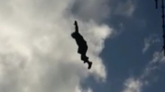 โชว์ท้าตาย