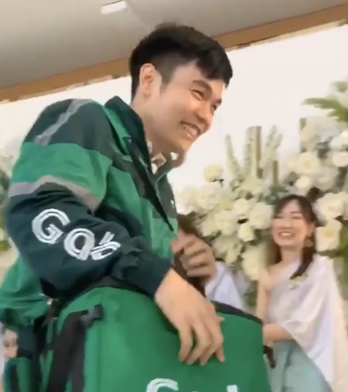 ชุดร่วมงานแต่งธีมขาว-เขียว