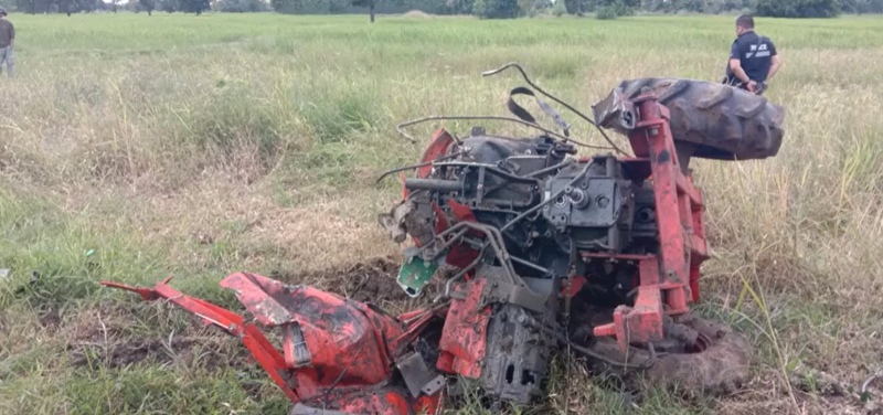 รถไถเหยียบระเบิด