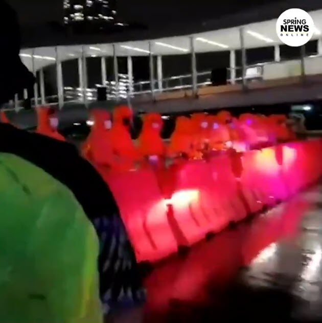 ตำรวจตั้งด่านขวางรถพยาบาล