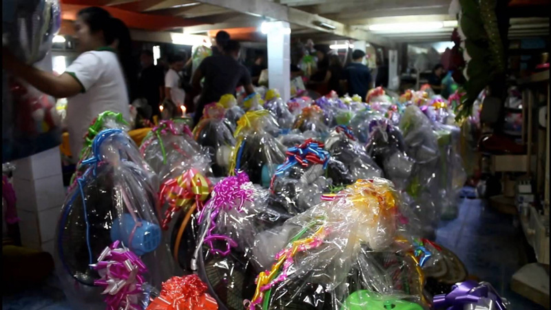 สะสมของไว้บริจาค