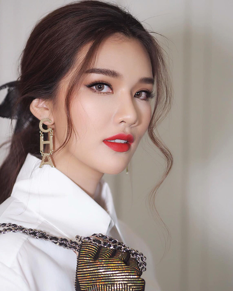 จุ๊บจิ๊บ ธนพร