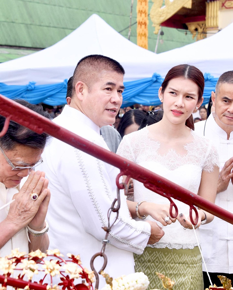 จุ๊บจิ๊บ ธนพร