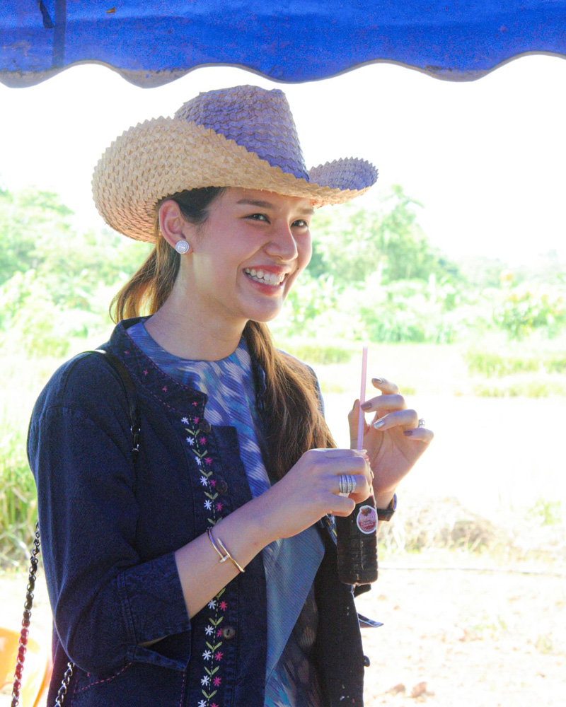 จุ๊บจิ๊บ ธนพร