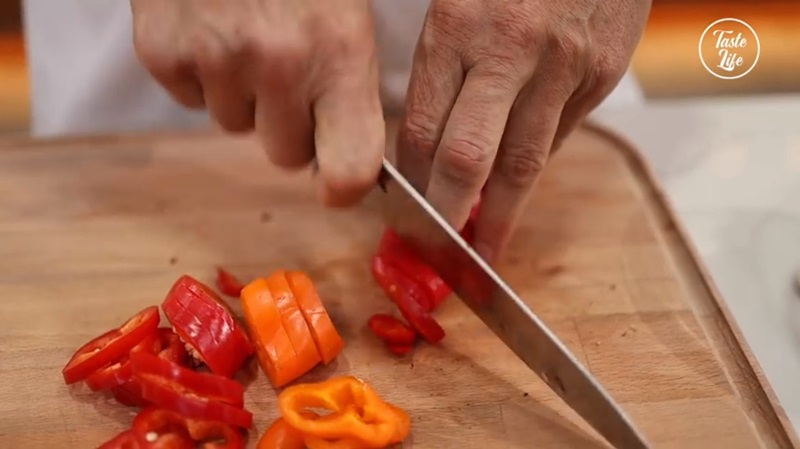 ต้มยำกุ้งใส่ถั่วงอก