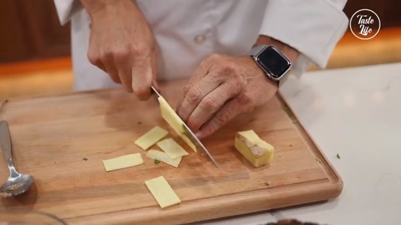 ต้มยำกุ้งใส่ถั่วงอก