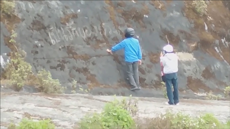 นักท่องเที่ยวมือบอน