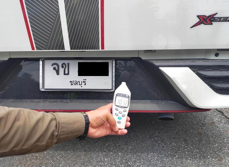 กระบะเบิ้ลเครื่องกลางตลาด