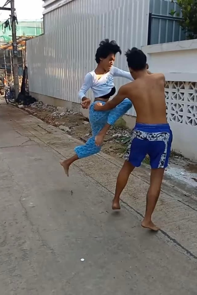 กะเทยต่อยชนะผู้ชาย