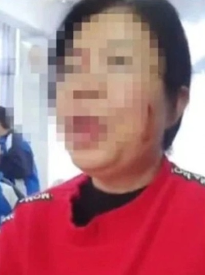 นักเรียนต่อยครู