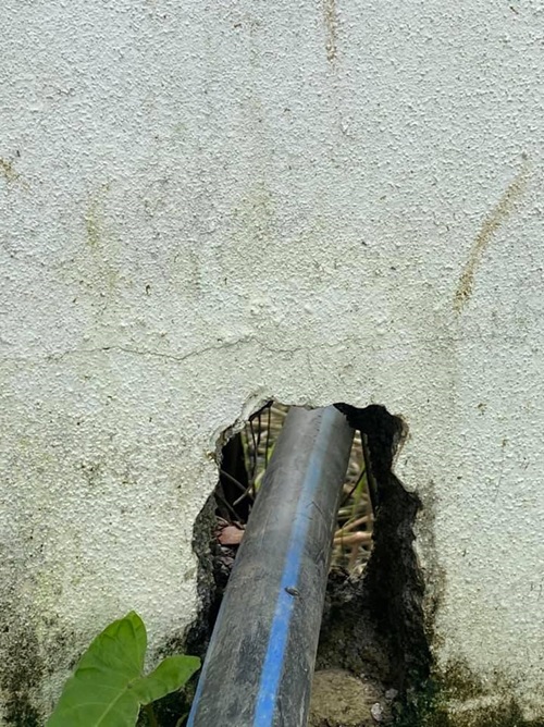 หมู่บ้านจัดสรรปล่อยน้ำเสีย