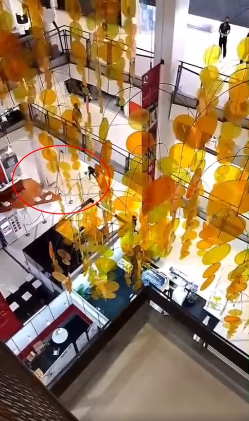 โจรปล้นร้านทอง