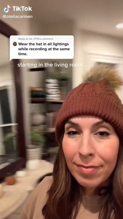 หมวกใบนี้สีอะไร