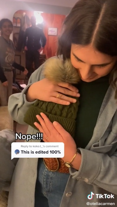 หมวกใบนี้สีอะไร