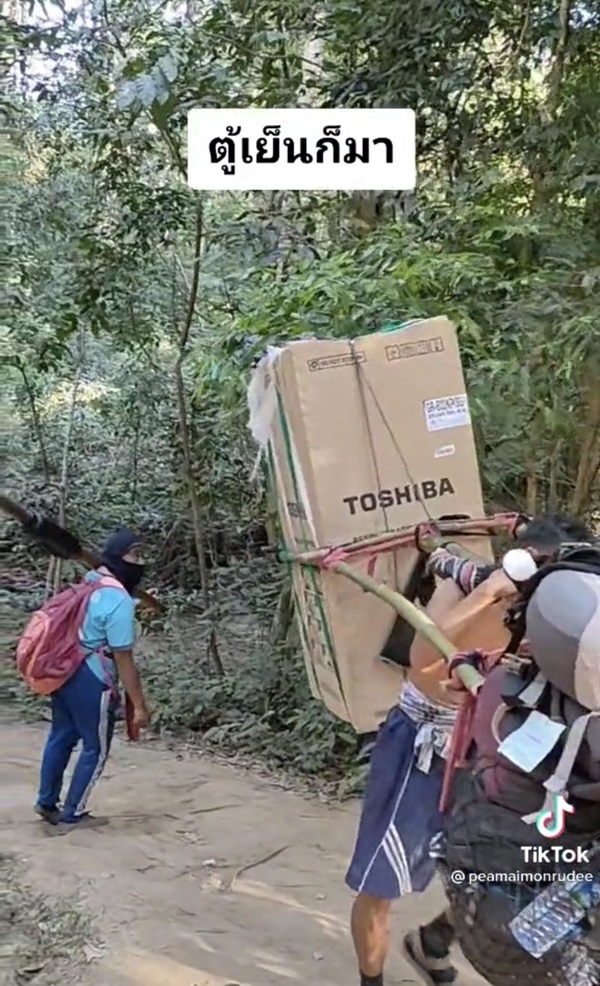 แบกตู้เย็นขึ้นภูกระดึง