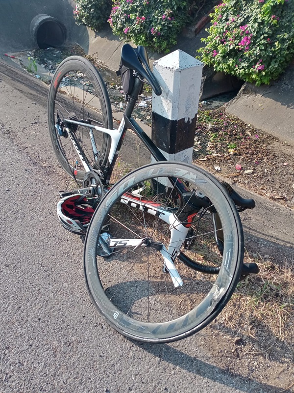 มอเตอร์ไซค์ชนจักรยาน