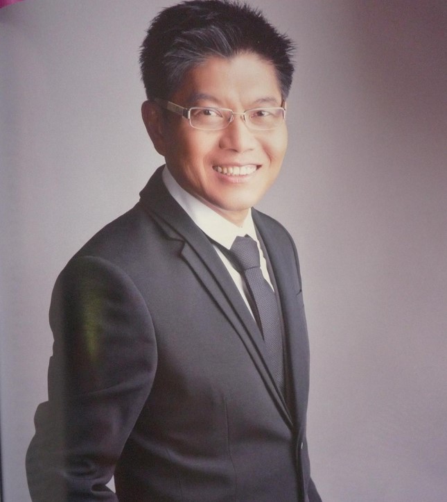 กนก รัตน์วงศ์สกุล