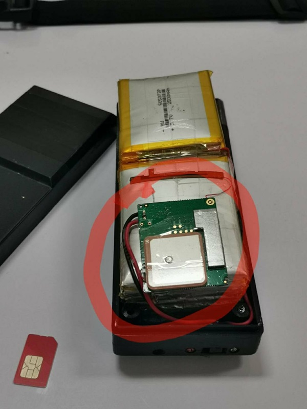 มิจฉาชีพแอบติด GPS ใต้รถ